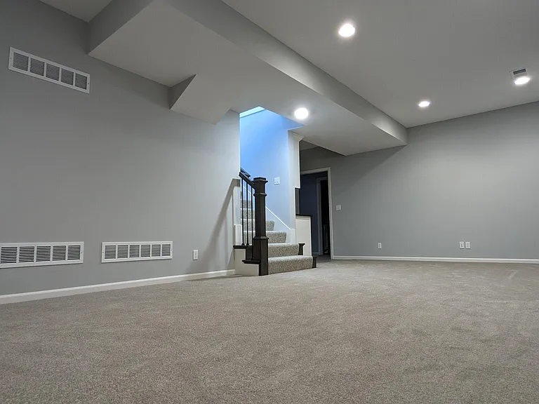 16172 Fontana St — Photo 13