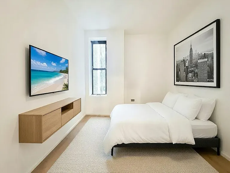 366 W 52nd St #4A — Photo 4