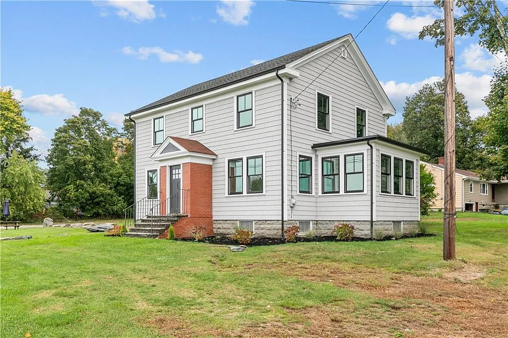 4 bed, 2.0 bath, 1880 sqft, $3,500 — Photo 2