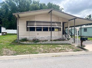 221 Laurelcrest Cir, Valrico, FL 33594