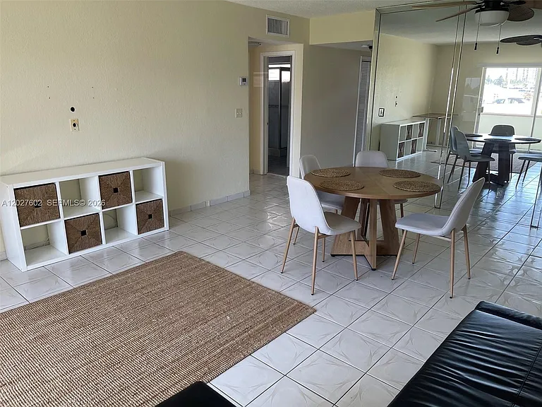 450 Golden Isles Dr #1H — Photo 14