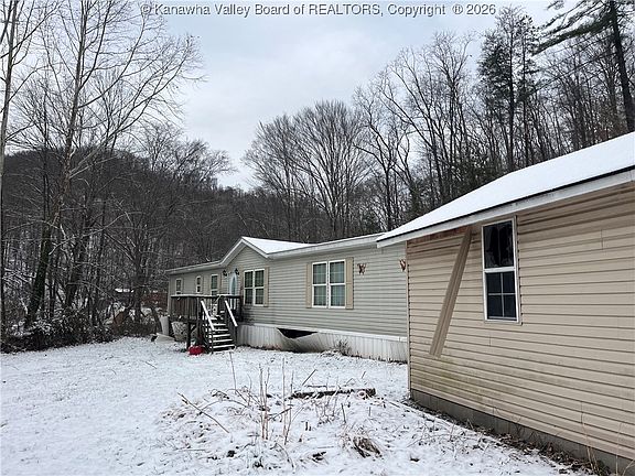 3rd image of 161 Gable Ln