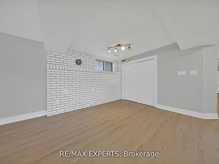 934 Beechwood Ave #LOWER — Photo 17