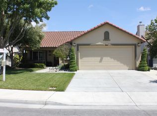 851 Robert Dr, Hollister, CA 95023