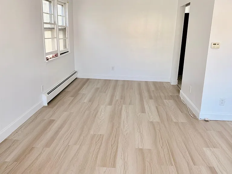 24 E 18th St #2 — Photo 4