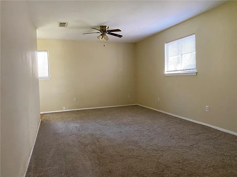 2231 Palmera Cv — Photo 8