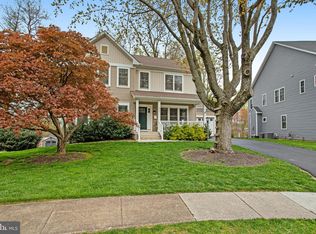 1931 Fisher Ct, Falls Church, VA 22043