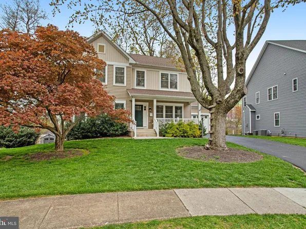 1931 Fisher Ct, Falls Church, VA 22043