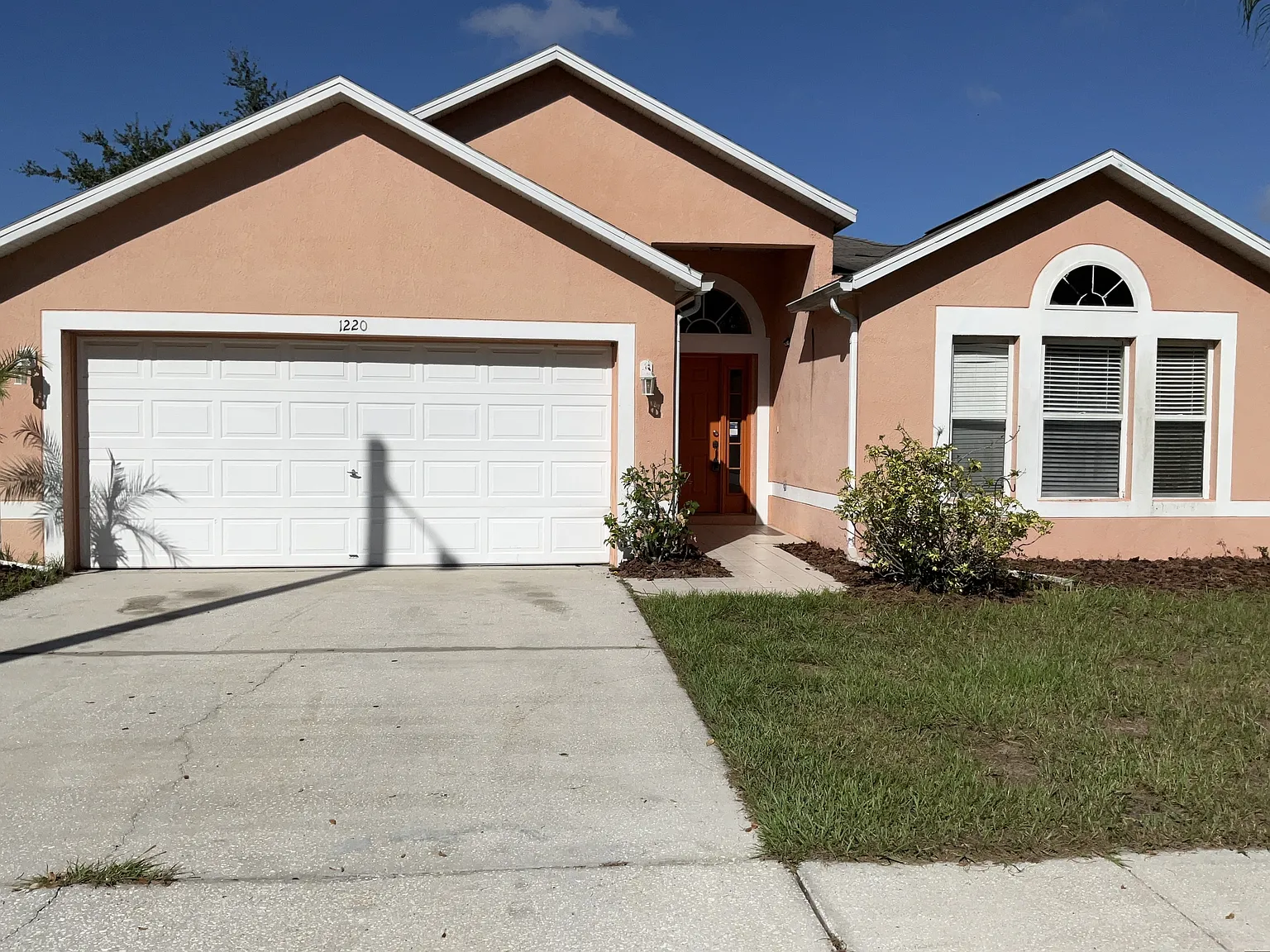 4 bed, 2.0 bath, 1865 sqft, $2,435 — Photo 1