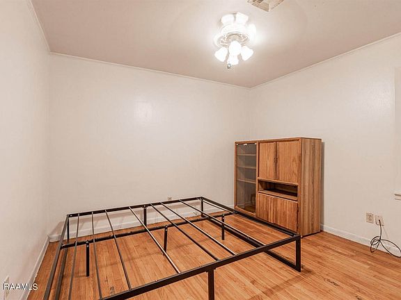 4th image of 214 Belle Dame Dr
