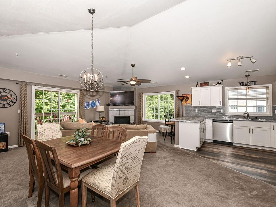 1st image of 410 West Aspen DRIVE #7