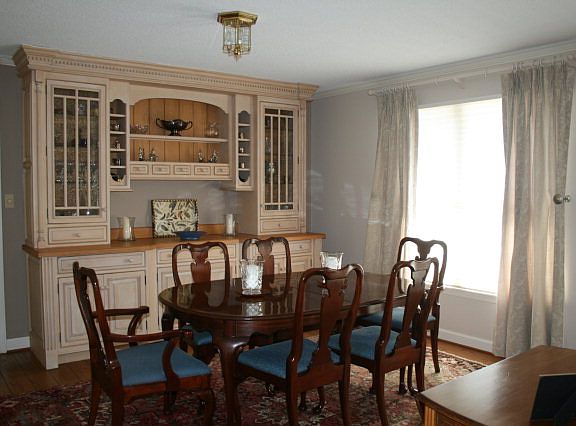 3rd image of 515 E Pine St