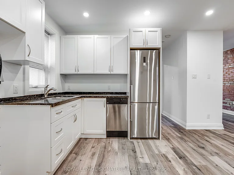 421 Danforth Ave #2 — Photo 11