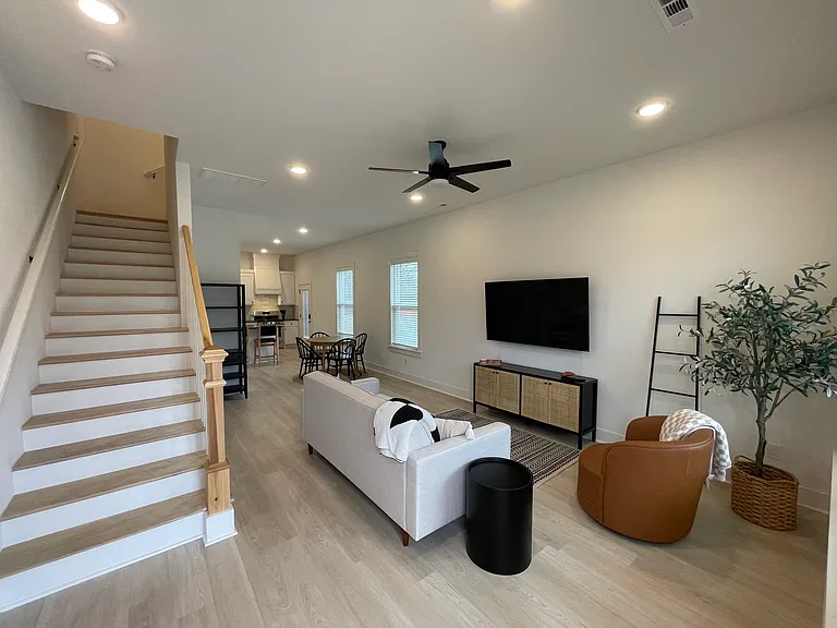 1406 S Duncan Ave — Photo 4