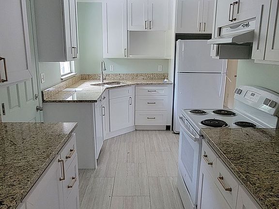 3rd image of 536 Orange St