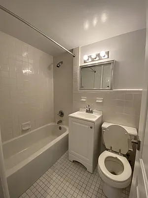 Rented by Dynamik Realty | media 11