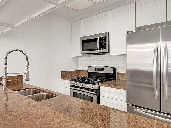 2nd image of 812 N Hudson Ave APT 101