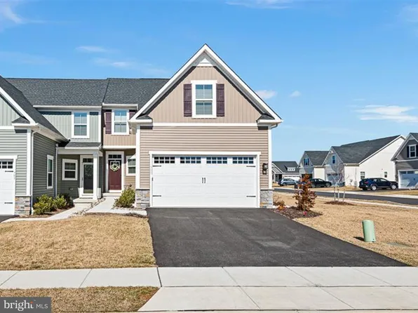 711 Thomas Penn Dr, West Grove, PA 19390