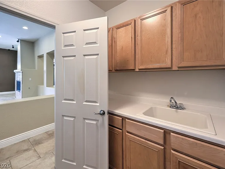 8347 Campbell Springs Ave — Photo 33
