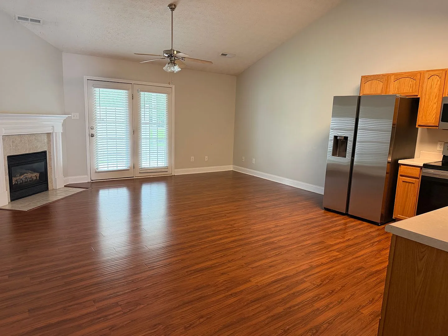 2 bed, 2.0 bath, 1080 sqft, $1,800 — Photo 3