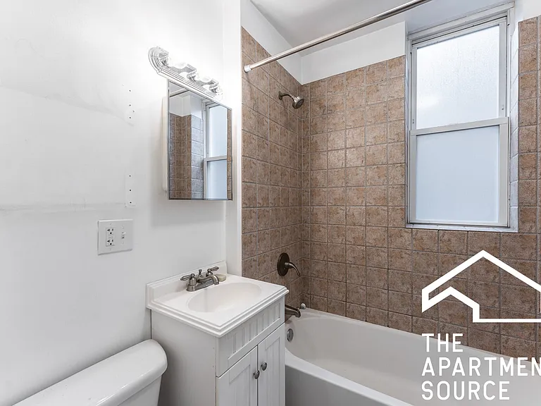 2921 N Allen Ave #G — Photo 9