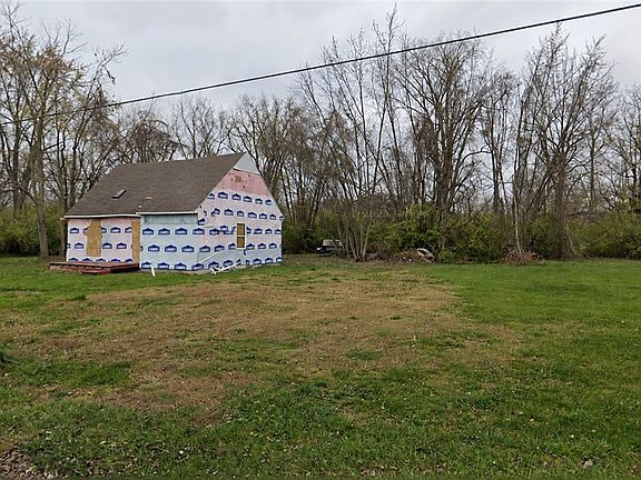 2nd image of 303 E 13th St