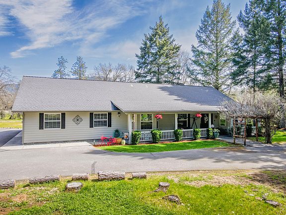 4th image of 185 Starflower Way