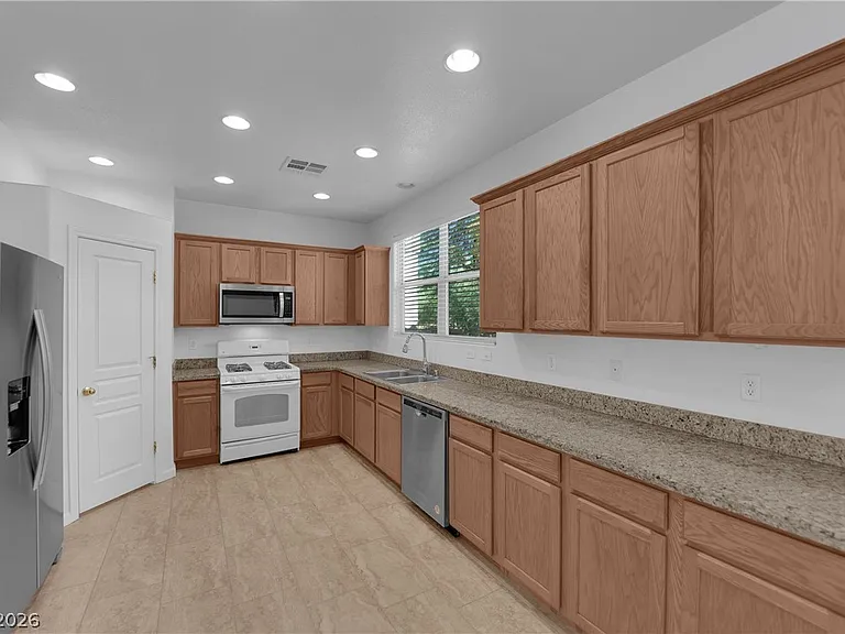 8779 Salvestrin Point Ave — Photo 10
