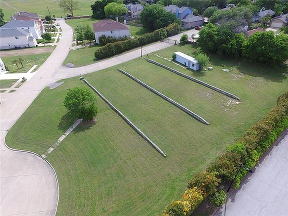 3rd image of 5501 Longcrest Dr
