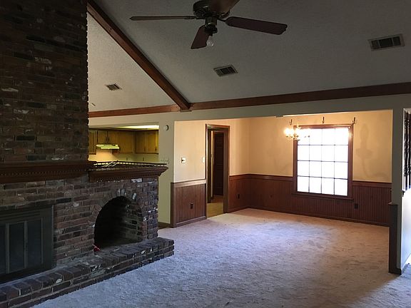 4th image of 4052 Clovis Cv