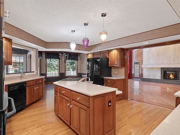 5th image of 719 High Point Dr