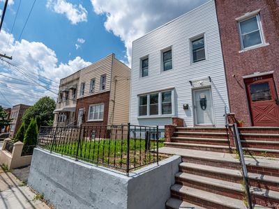 2857 Lawton Avenue, Bronx, NY, 10465