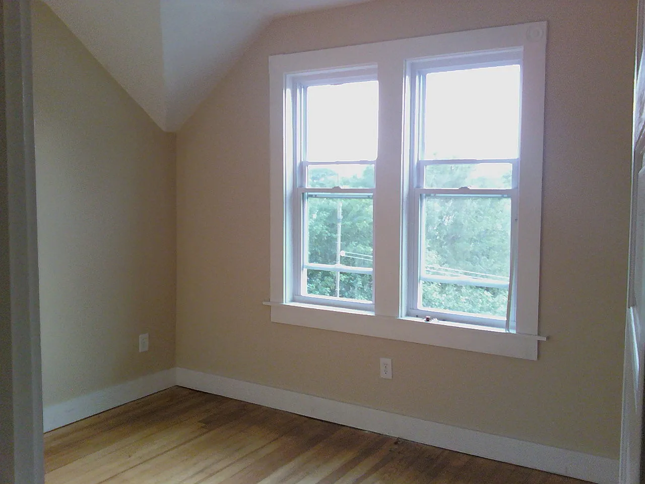 719 Maple St — Photo 4