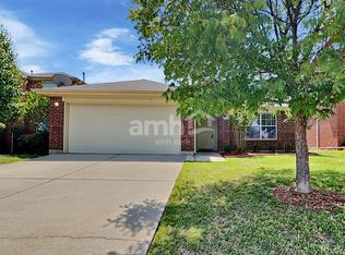 2923 Tanglebrook Dr, Grand Prairie, TX 75052