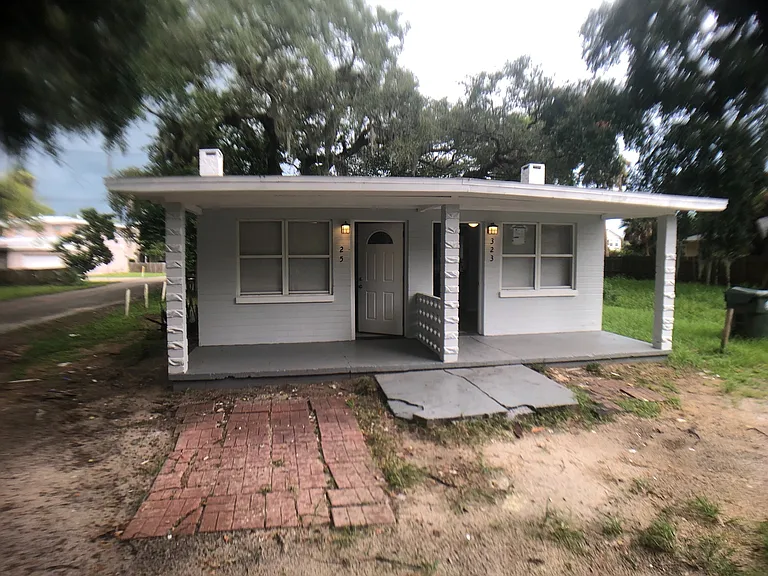 323 & 325 N Caroline St — Photo 1