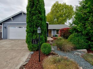 16 Christa Ln, Eagle Pt, OR 97524