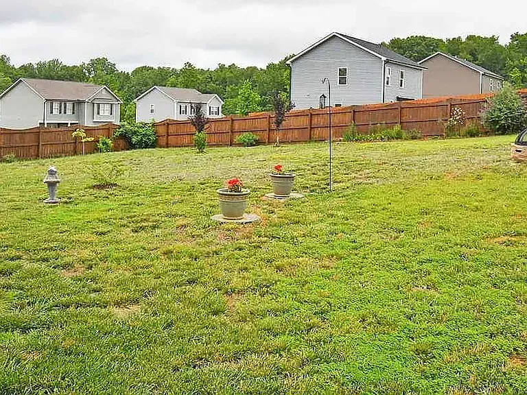 1009 Silver Farm Rd — Photo 4