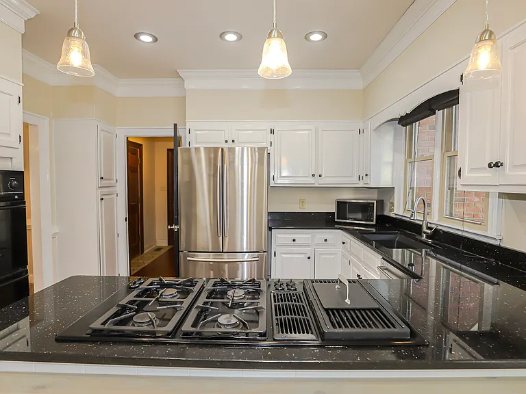 809 Houndslake Dr — Photo 20