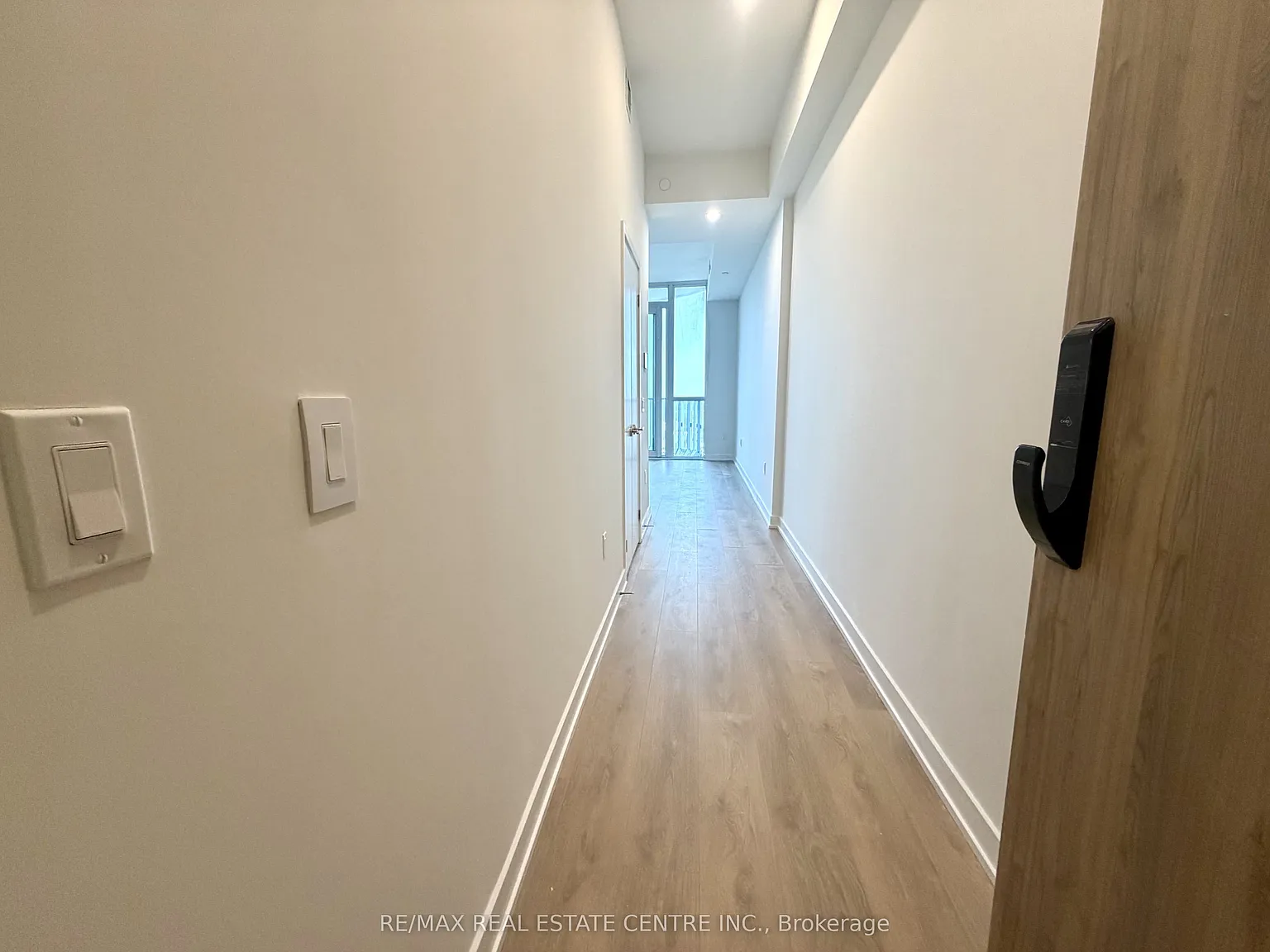 1 Fairview Rd E — Photo 3