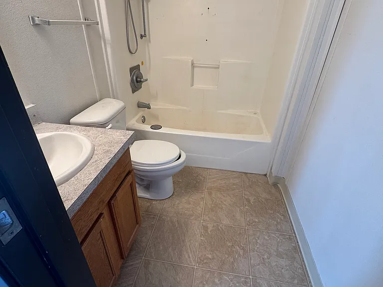 164 Kila St — Photo 12