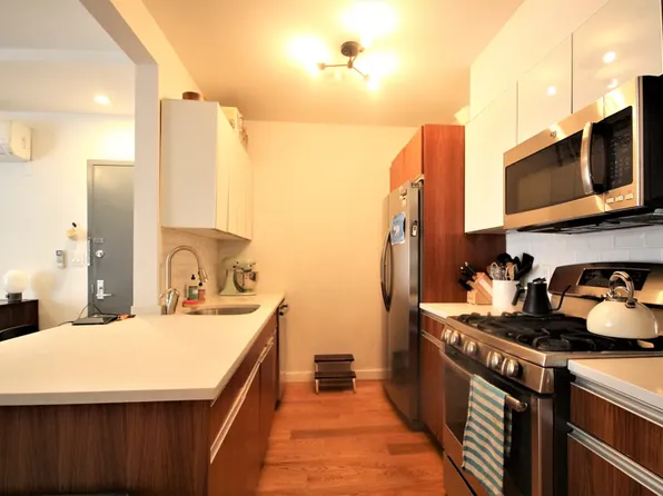 209 Quincy Street image 1 of 10