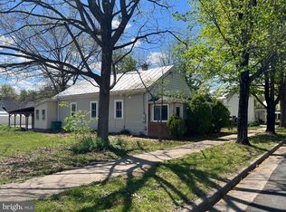 203 6th St, Grottoes, VA 24441