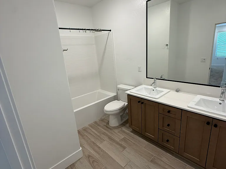 2762 E Tamarind Dr — Photo 19