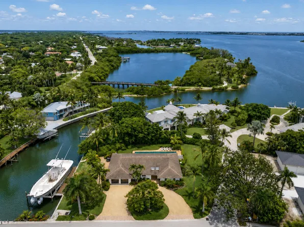 2 ISLAND Road, Sewalls Point, FL 34996