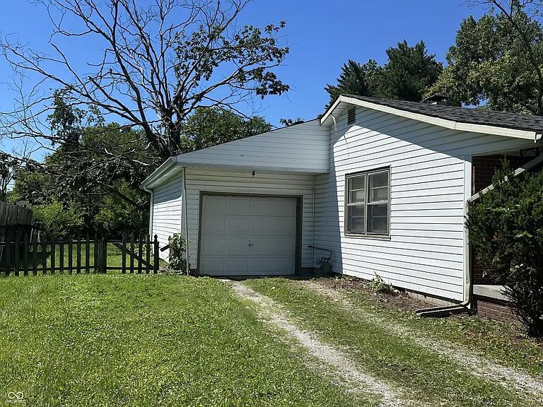 2107 W Coil St — Photo 2