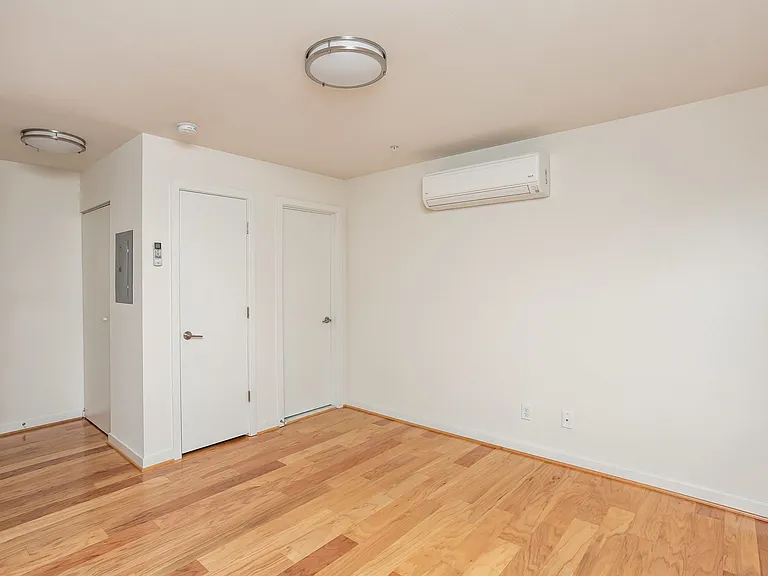 For Rent: Downtown Elegance at 605 Park Ave Your Urban Haven Awaits! — Photo 20