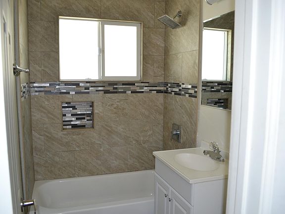 5th image of 3625 S Sepulveda Blvd APT D