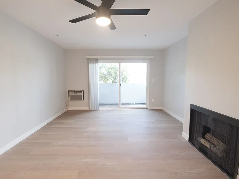 1400 Venice Blvd.- Modern Living in the Heart of Venice Renovated 2 Bedroom Units — Photo 9