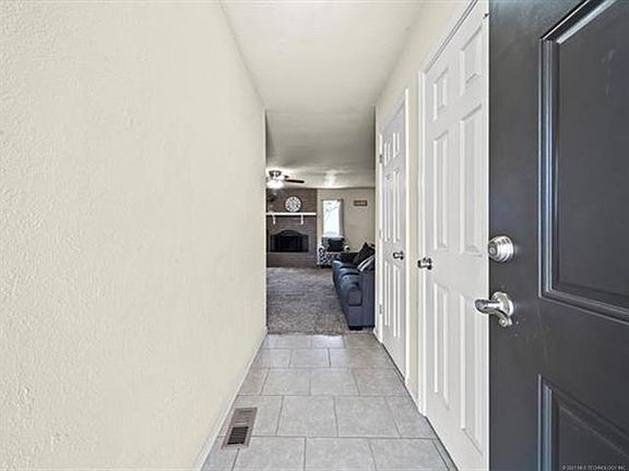 5th image of 13702 S Hickory Pl E