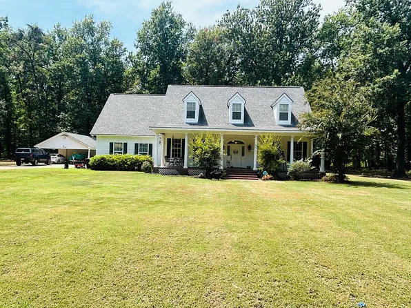 2136 Carol St, Greenville, MS 38703